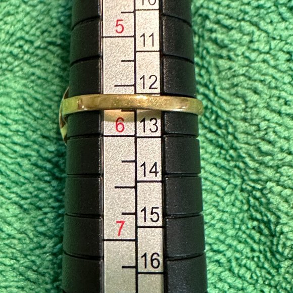 Simple yet elegant 14k mabe pearl ring 16.8mm. Size 5.75 - Picture 4 of 5